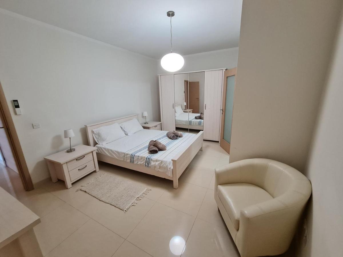 Seabreeze Waterfront Flat Apartman Zebbug  Kültér fotó